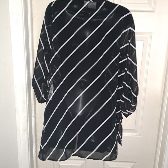 Chicos blouse size 0 = a size small A-46 5/$25 - Picture 2 of 3